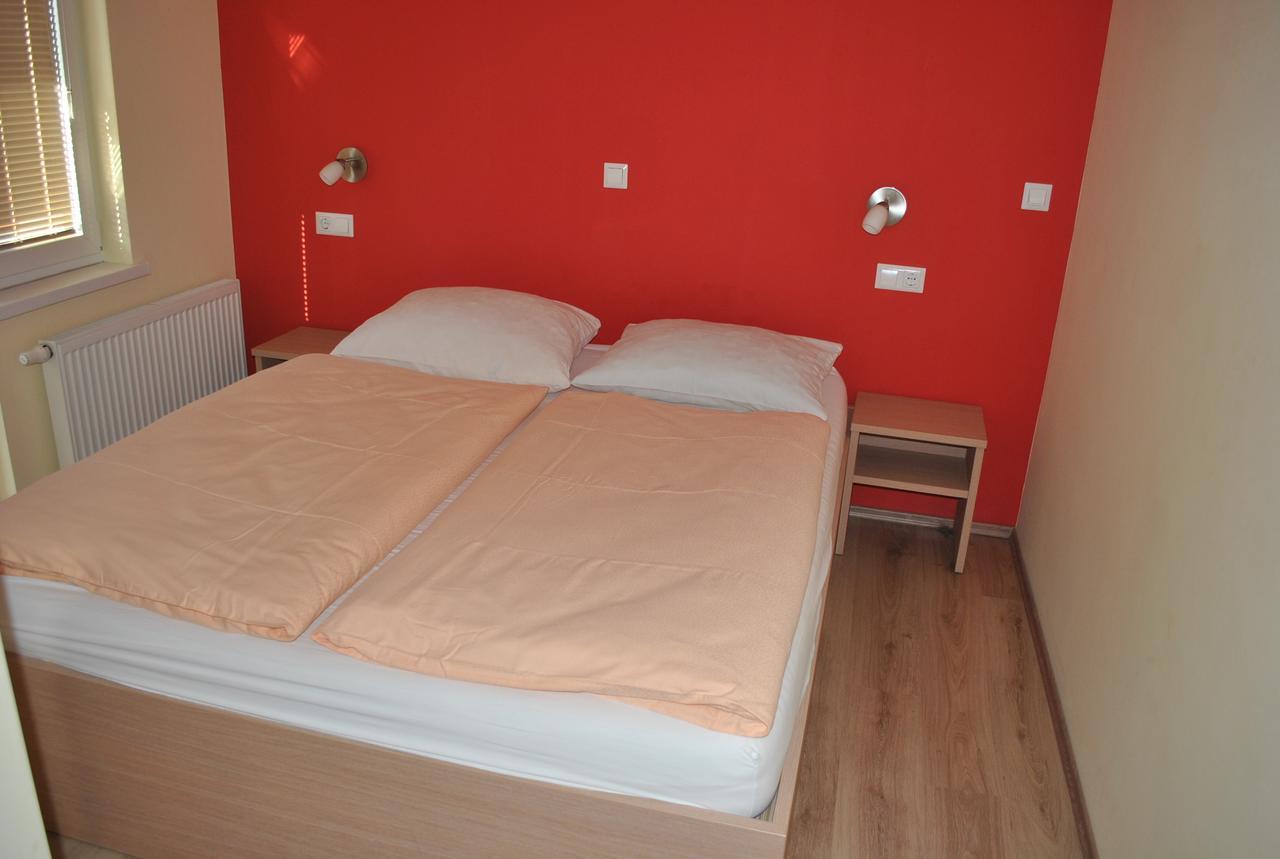 Hotel Pri Vidrgarju Vace Zimmer foto
